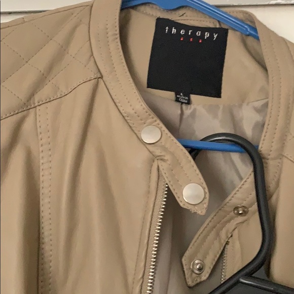 Jackets - Picture 3 of 4